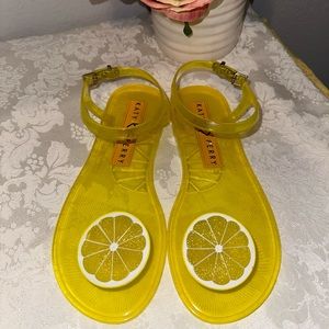 KATY PERRY The Geli Yellow Lemon Slice Sandals EUC Size 7 Jelly Beach Summer